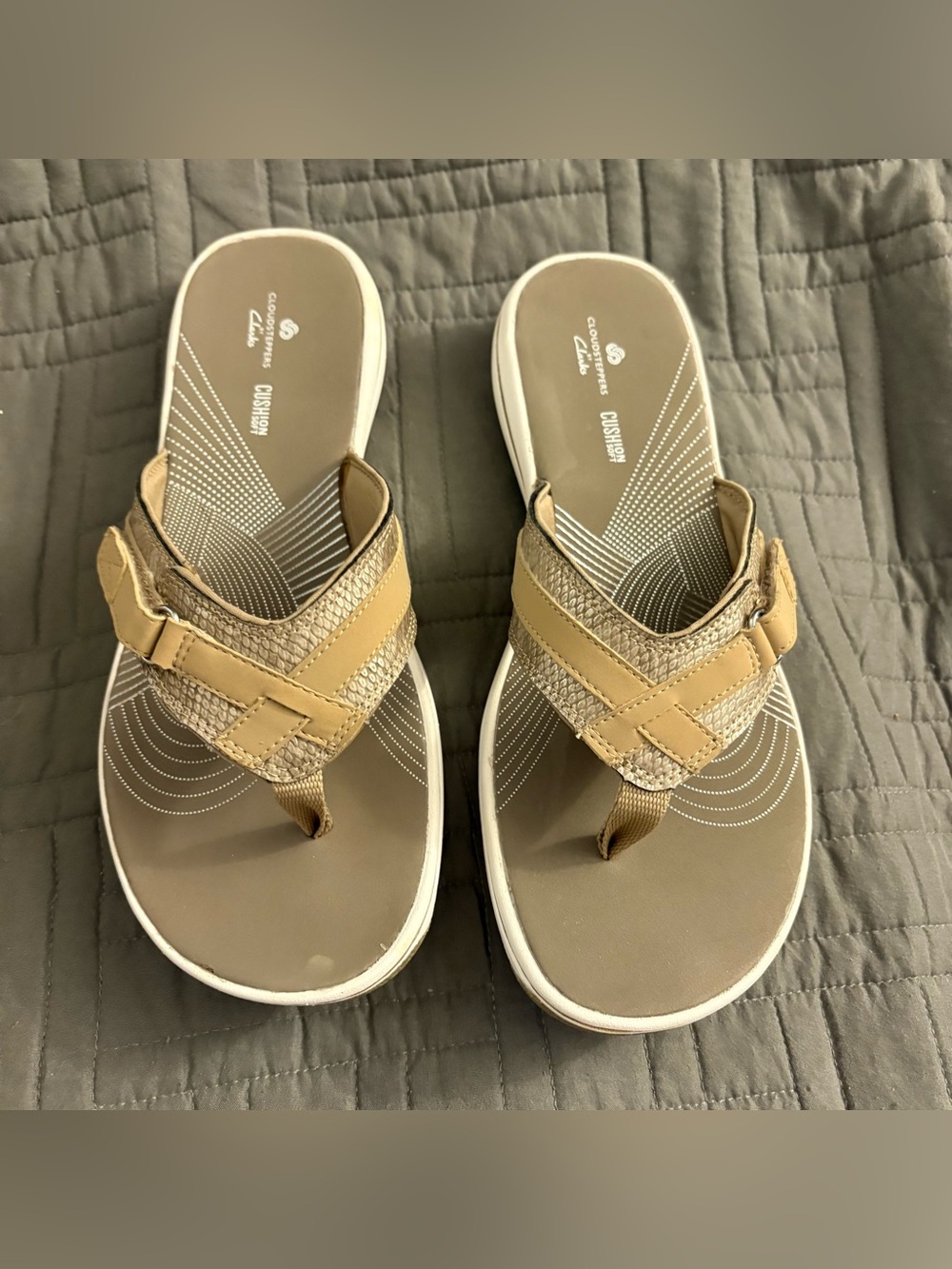 Clarks Cloudsteppers Breeze Sea Flip-flop Sandals Sz 8 Brown Snakeskin NEW - Picture 2 of 13